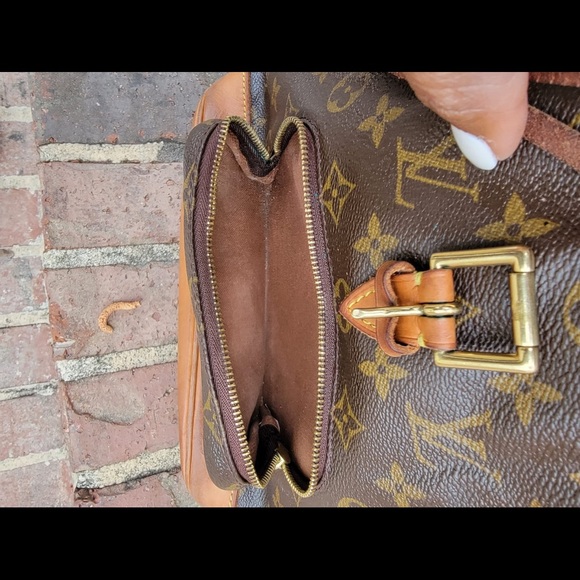 Louis Vuitton Monogram Montsouris Backpack - Picture 8 of 16